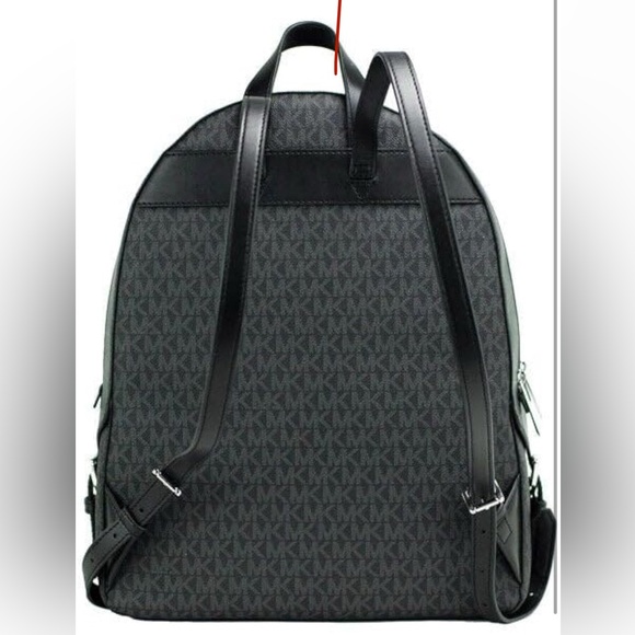 Meet your Posher, Jennifer - Picture 6 of 6